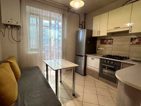 квартира за адресою Українська вул., 83
