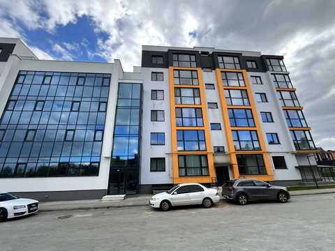 квартира за адресою Райдужна вул., 105