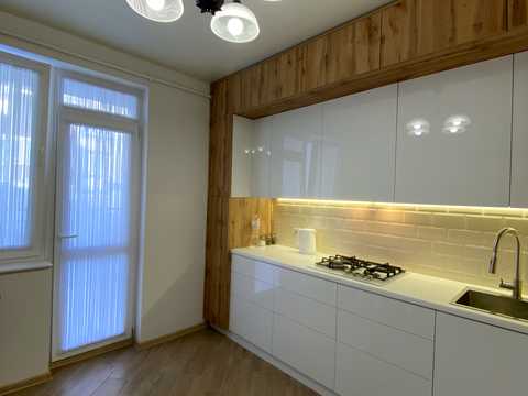 квартира за адресою Залізнична вул., 13