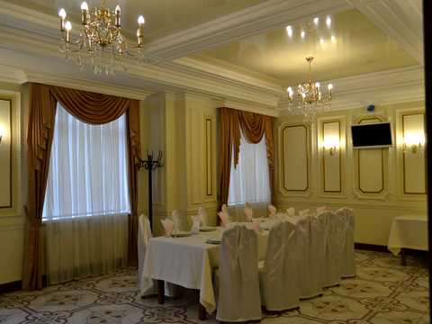 коммерческая по адресу Дмитра Чижевського ул. (Петра Чаадаева), 2