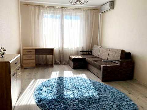 квартира за адресою Бориса Гмирі вул., 12-Б