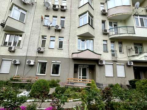 комерційна за адресою Дмитрівська вул., 52-Б