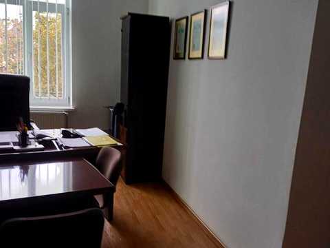 комерційна за адресою Незалежності вул., 4