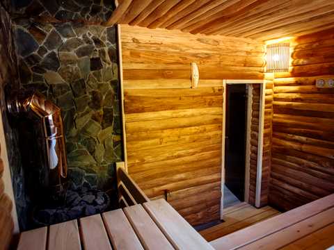 комерційна за адресою Лісова вул. (Лісна), 1