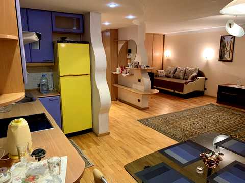 квартира за адресою Анни Ахматової вул., 3