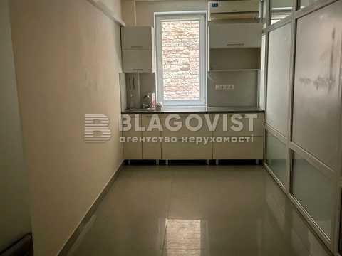 комерційна за адресою Басейна вул., 7-В