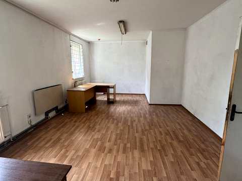 комерційна за адресою Залізнична вул., 16