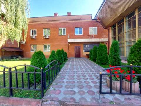 комерційна за адресою Виставкова, 1