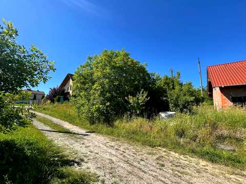 участок по адресу Місячна ул., 4