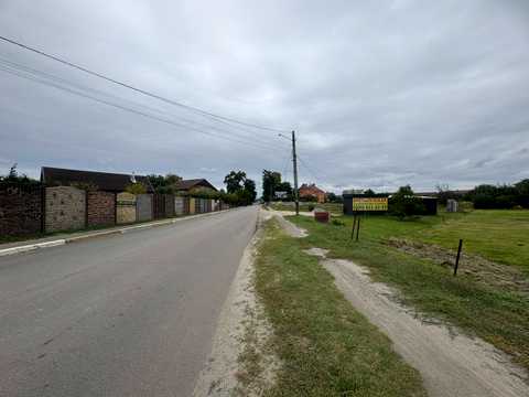 ділянка за адресою Центральна вул., 42