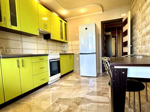 квартира за адресою Михайла Лушпи просп. (Космонавтів), 5 к28