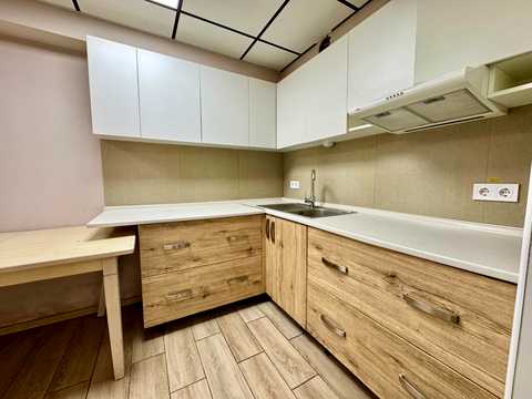 комерційна за адресою Володимира Моссаковського вул. (Клари Цеткін), 30