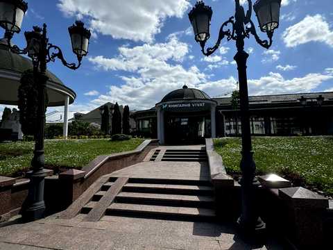 коммерческая по адресу Соборная ул., 65а