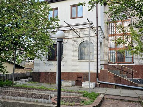 будинок за адресою Закарпатська вул., 12