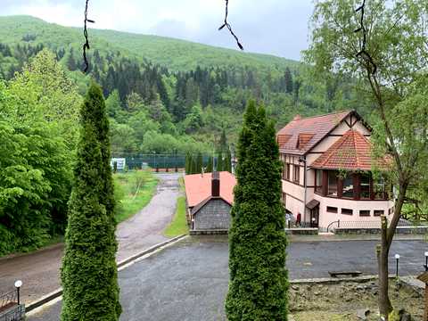 комерційна за адресою Центральна, 50