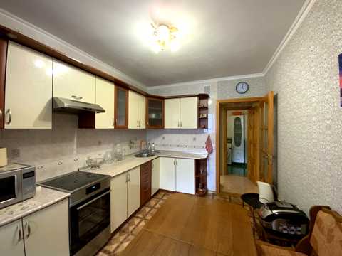 квартира за адресою Драгоманова вул., 15-А