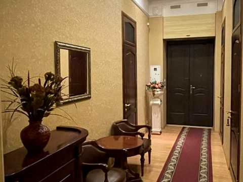комерційна за адресою Європейська пл. (Катерининська), 22