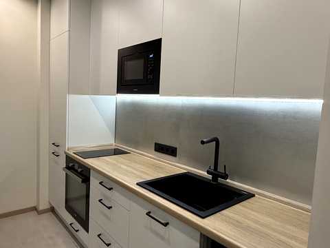 квартира за адресою Салютна вул., 2к6