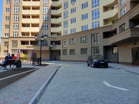 комерційна за адресою Віталія Нестеренка вул. (Академіка Воробйова), 1б