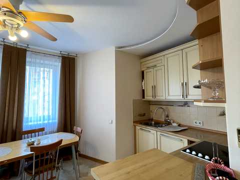 квартира за адресою Саперно-Слобідська вул., 8
