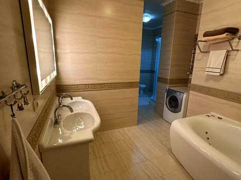 квартира за адресою Івана Франка вул., 137