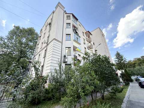квартира за адресою Рея Бредбері вул., 6