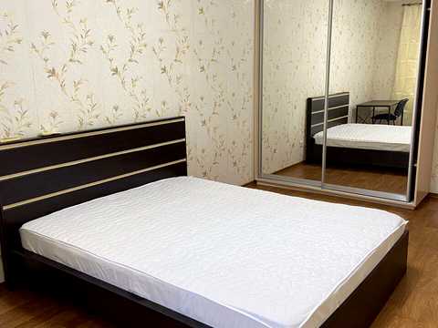 квартира за адресою Софії Русової вул., 1