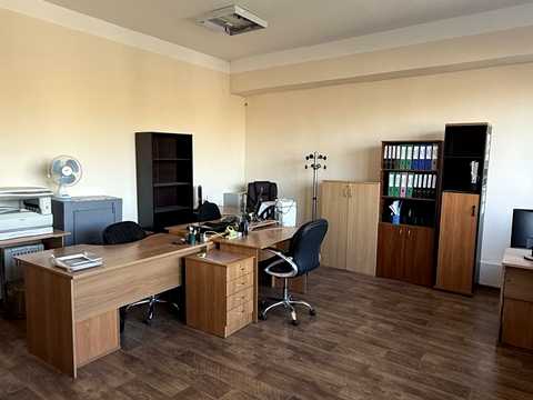 комерційна за адресою Центральний просп. (Леніна), 93-Д