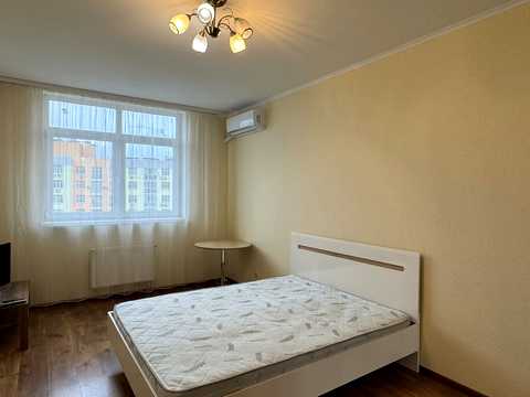 квартира за адресою Сім'ї Кульженків вул. (Петра Дегтяренка), 33
