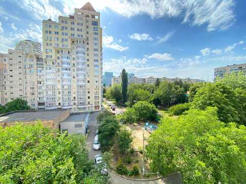 квартира за адресою Автозаводська вул., 41