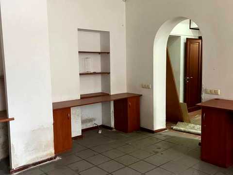 комерційна за адресою Польський узвіз, 9
