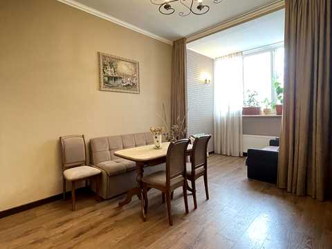 квартира за адресою Кирило-Мефодіївська вул., 2