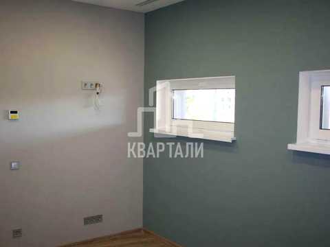 комерційна за адресою Юрія Іллєнка вул. (Мельникова), 18-Б