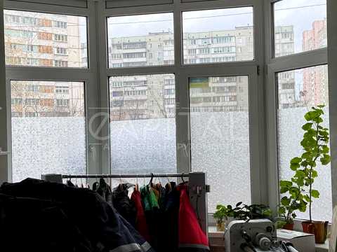 комерційна за адресою Градинська вул., 11