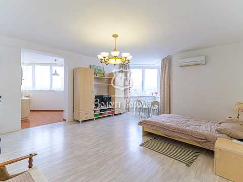 квартира за адресою Саперно-Слобідська вул., 22