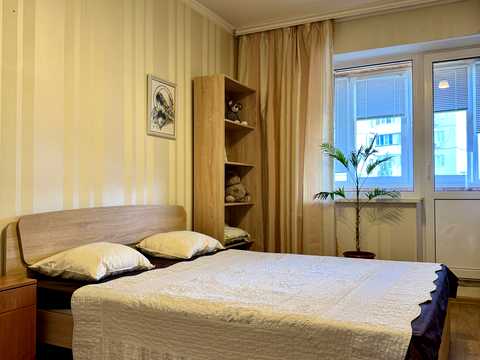 квартира за адресою Каштанова вул., 14-А