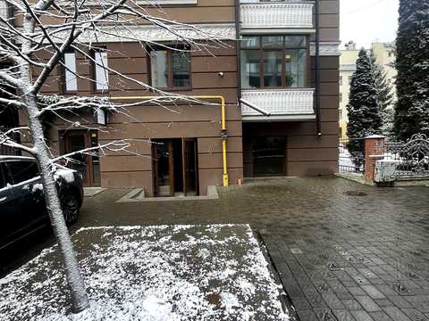 комерційна за адресою Шевченка вул., 52
