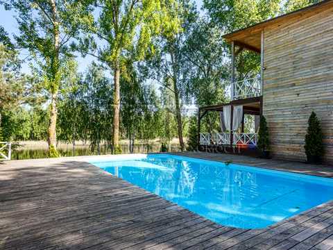 комерційна за адресою Жовтнева вул., 34