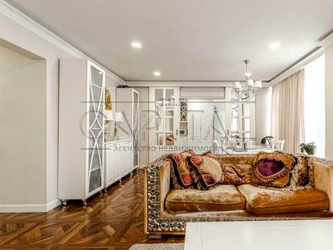 квартира за адресою Регенераторна вул., 4 к11