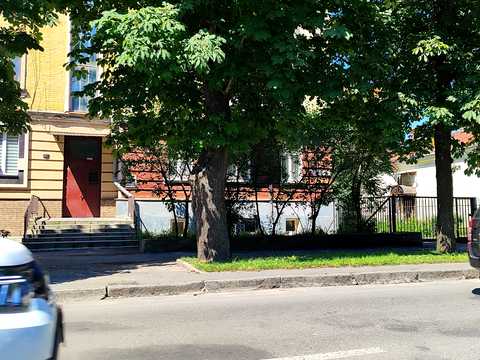 коммерческая по адресу Грушевського ул., 92