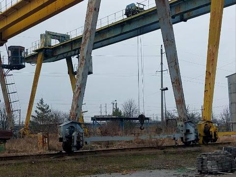 коммерческая по адресу Центральна ул., 15