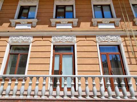 комерційна за адресою Військовий узвіз, 1/3