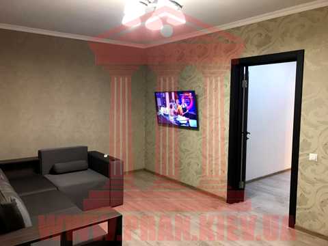 квартира за адресою Момота, 40