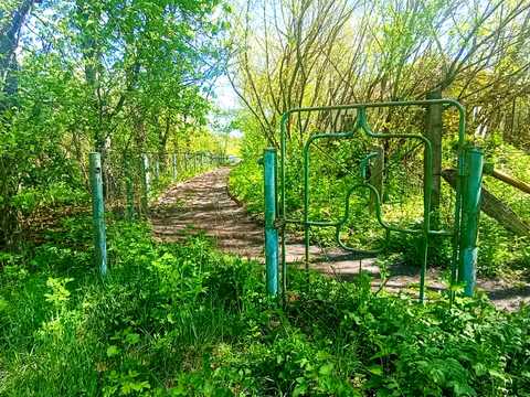 комерційна за адресою Центральна, 1А