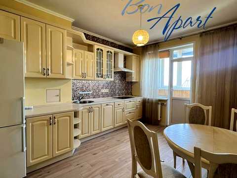квартира за адресою Дніпровська набережна вул., 23