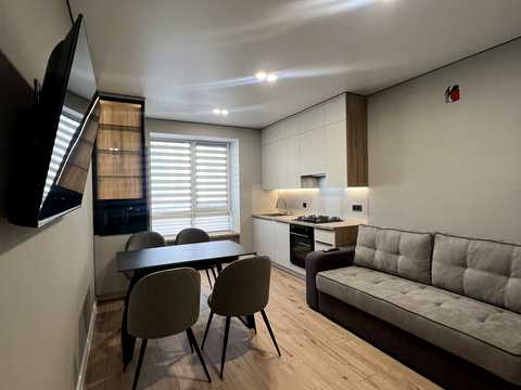 квартира за адресою Домбровського вул., 3б, к.14,15