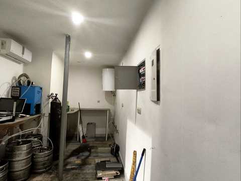 комерційна за адресою Плугова вул., 5