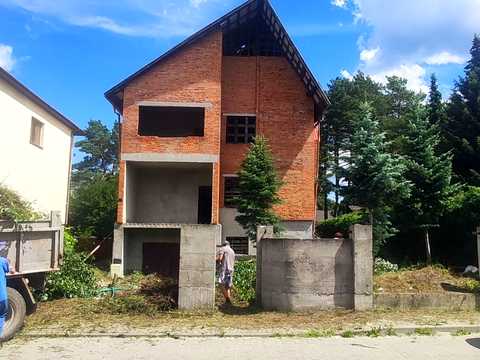 будинок за адресою смт. Брюховичі, Арктична вул., 37