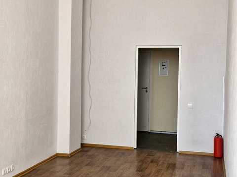 комерційна за адресою майдан Захисників України пл. (Повстання), 7/8