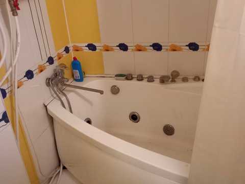 комерційна за адресою Антоновича вул. (Горького), 125-А